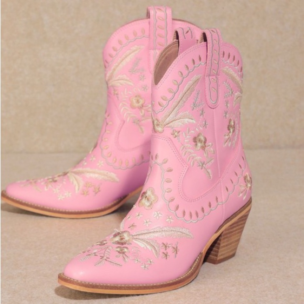 MIIM Festival Pink Embroidered Western Cowboy Boots